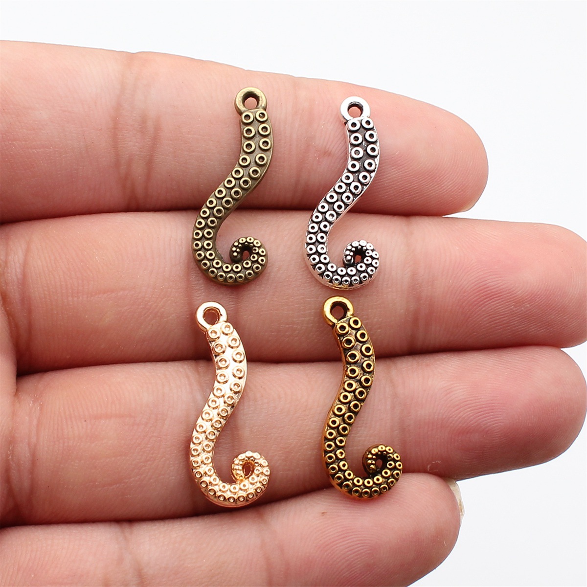 WYSIWYG 20개 26x10mm 4색 문어 다리 참 - Vintage Fashion Stores 리뷰 및 가격